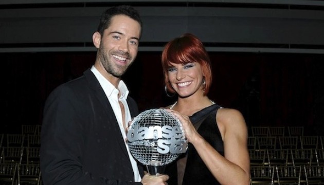 NewsTVReal's tweet photo. Remporté avec Emmanuel Moire, Sami El Gueddari et Tayc, Fauve Hautot gagne son quatrième trophée de Danse avec les stars aux côtés de Billy Crawford et égale Denitsa Ikonomova au nombre de victoires. #DALS https://t.co/SLHepTpZoC