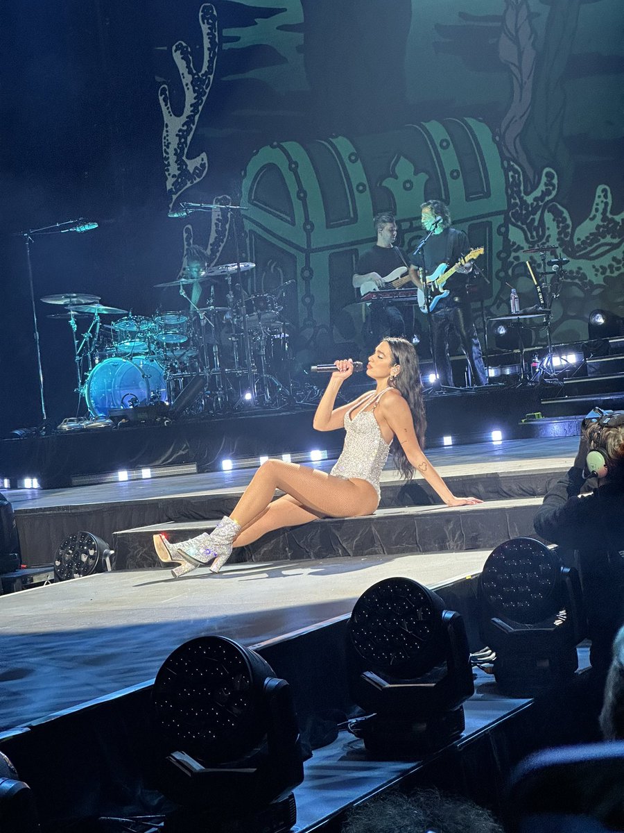 93Theodore's tweet photo. DUA Lipa’s concert yesterday was amazing 😍
#DuaLipa #FutureNostalgiaTour #Melbourne #australia #love #gay #amazing #incredible #happy https://t.co/iw1j5v5Iy3