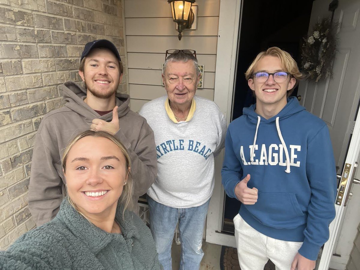 NhsCary's tweet photo. We are grateful to all Veterans for their service to our country.  Happy Veteran’s Day!  NHS students delivered handmade thank you notes and cookies from #BlessedLittleKitchen to our veterans in Cary and Fox River Grove. @CaryGroveHS @kveldyCG @NeilLesinski #WeBeCG #D155Inspire https://t.co/3aL0YF9k8I