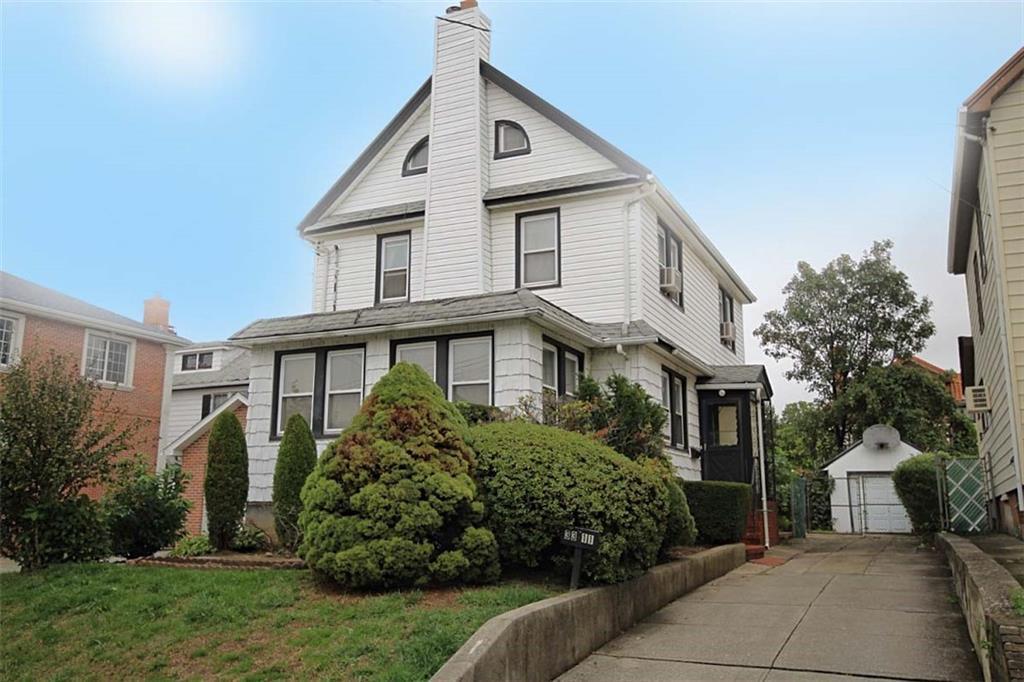 FillmoreRE's tweet image. 🎈🎈 OPEN HOUSE: 33-11 150th Street, Flushing, NY

3 🛏️ Bedrooms, 1+ 🛁 Bathroom | One Family Home

🎈🎈 Sunday, November 13th, 12:00pm - 2:00pm  🎈🎈

Call Alex Ligotti at 📱718-253-9600 to schedule a private showing!

#FillmoreRealEstate #JustListed