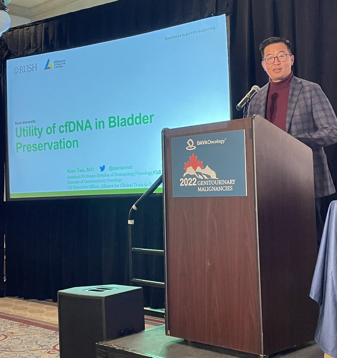 CParkMD's tweet photo. ⭐️Masterful discussion by Dr. Alan Tan on use of ctDNA in bladder cancer.  
2 Great cases. 1 patient had ctDNA clearance after being treated with Pembro/Enfortumab Vedotin. 2nd patient showed ctDNA improvement with maintenance Avelumab. @alantanmd  @OMIonc 

@OncoAlert https://t.co/RH2wupIJjF