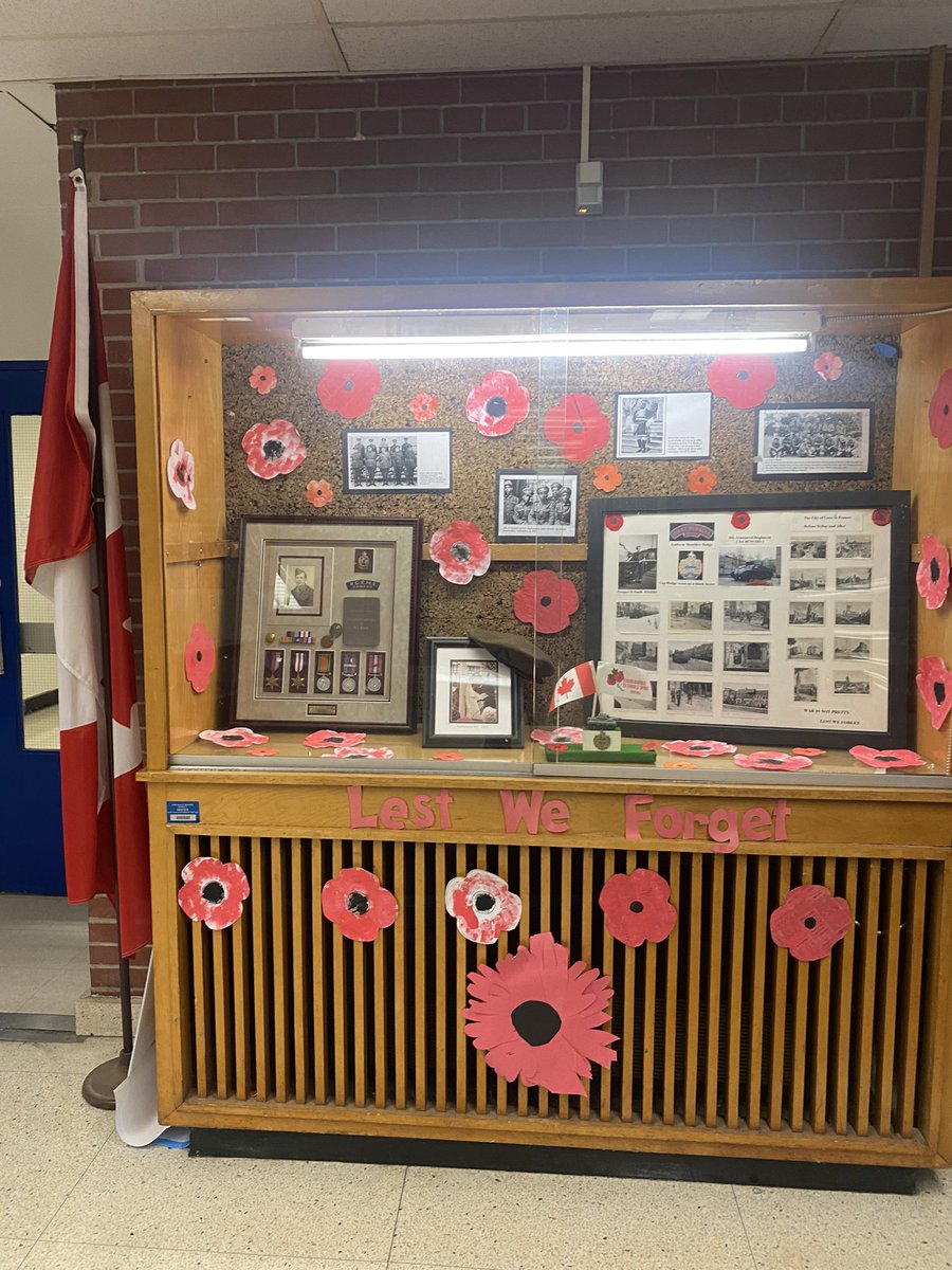Ms_Palsetia's tweet photo. The #JrMID students commemorated and learned about #RemembranceDay through art, stories and poetry. Stay tuned for pages from the Peace Book we authored. @CDF_TDSB @CDFlibrary @tdsb @LC2_TDSB https://t.co/a5p1e0jkLl