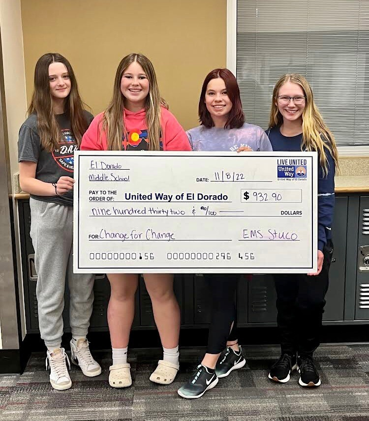 eldoradocats's tweet photo. EMS Stuco raised over $900 for United Way of El Dorado with the Change for Change event. Money raised makes a positive impact in our community. We are proud of our students for making a difference! ❤️🖤 #EveryDayWithExcellence https://t.co/FU12aWT3Ss