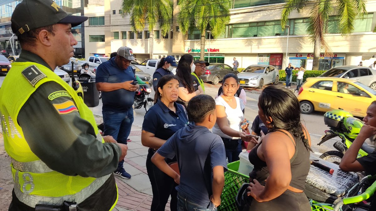 🚨 #AEstaHora nos encontramos realizando #BúsquedasActivas en el norte de la ciudad. 

👨‍👩‍👧‍👦Sensibilizamos a los ciudadanos sobre la importancia de denunciar cualquier caso de mendicidad y trabajo Infantil que vean en las calles. 🚫🚦

🤳🏻Número de denuncia: 3216976686