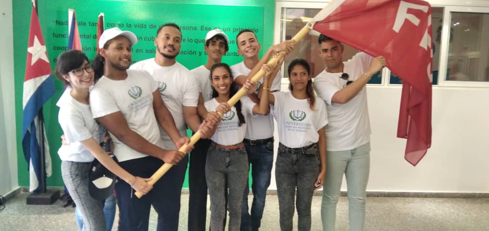 UCMHabana's tweet photo. ¡Nuestros delegados de la #UCMH rumbo al VII encuentro Nacional de Estudiantes de Ciencias Médicas!👏🏻✌🙌🇨🇺
#VamosConTodo
#CubaEsSalud
#UCMH https://t.co/AlD5atSAzs