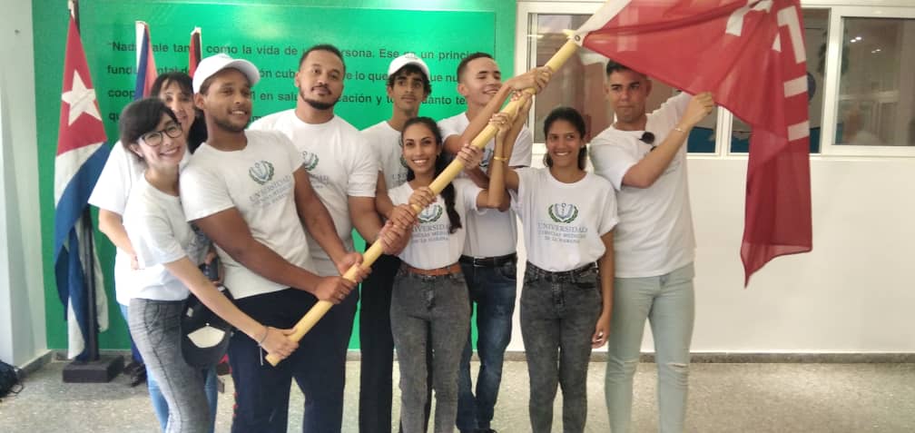 UCMHabana's tweet photo. ¡Nuestros delegados de la #UCMH rumbo al VII encuentro Nacional de Estudiantes de Ciencias Médicas!👏🏻✌🙌🇨🇺
#VamosConTodo
#CubaEsSalud
#UCMH https://t.co/AlD5atSAzs