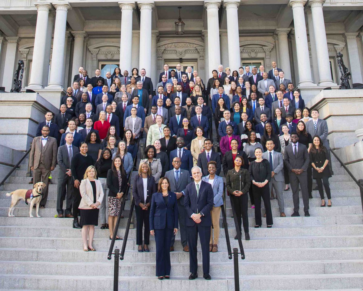 WhiteHouse46's tweet photo. .@VP Harris joined Secretary McDonough to greet veterans and military family members who serve in this administration ahead of Veterans Day. The Biden-Harris Administration is committed to helping veterans access job training, housing, and high-quality VA health care. https://t.co/2Pgqk6016z