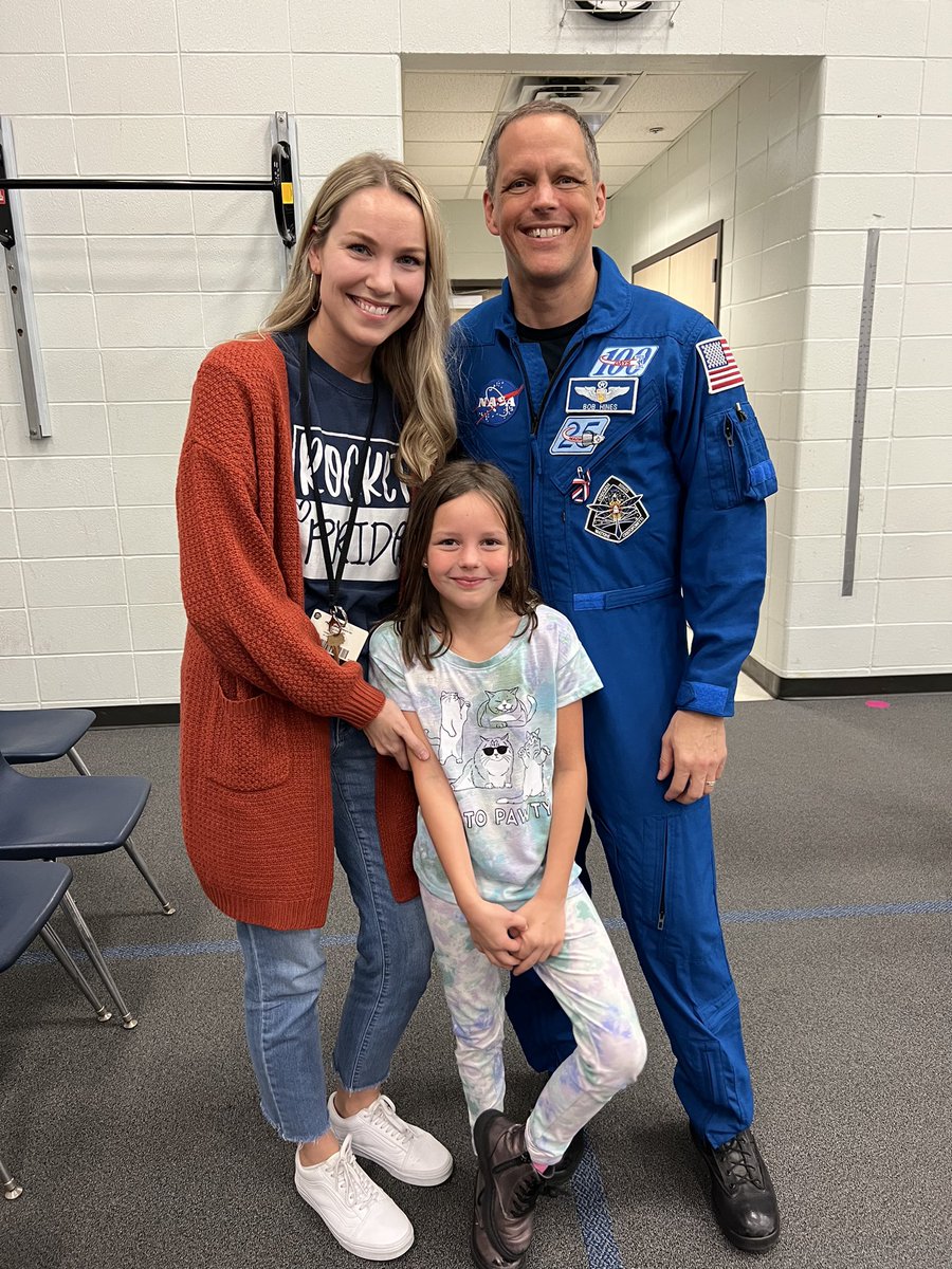 Lauren Dobson (@lsauer_) on Twitter photo Thank you, <a href="/Astro_FarmerBob/">Bob βFarmerβ Hines</a>, for your service and for sharing your experiences with the students and staff at NPE πΊπΈπ <a href="/NPERockets/">North Pointe Elem</a> Thank you, <a href="/Astro_FarmerBob/">Bob βFarmerβ Hines</a>, for your service and for sharing your experiences with the students and staff at NPE πΊπΈπ <a href="/NPERockets/">North Pointe Elem</a>
