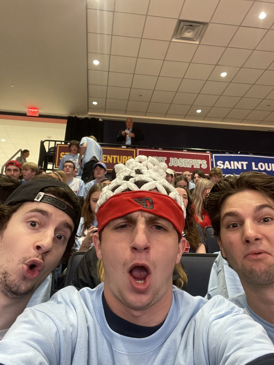 NScarpitti's tweet photo. Chapel Blue >>> SMU #dayton6th https://t.co/K20jP7k4dk