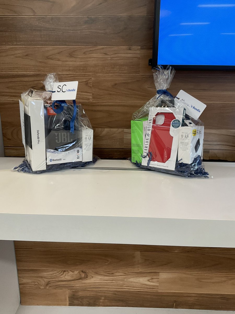 Nashua Outside stocking up for the holidays!
<a href="/TheRealOurNE/">#OurNE</a> <a href="/emilywiper/">Emily Wiper</a> <a href="/CoreyHatchh/">Corey Hatch</a>