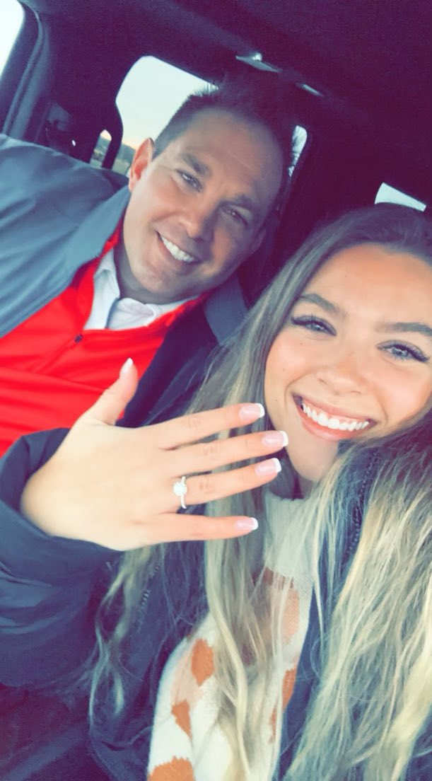 CrumesInsurance's tweet image. She said yes!!!

11 💎 11 💎 22