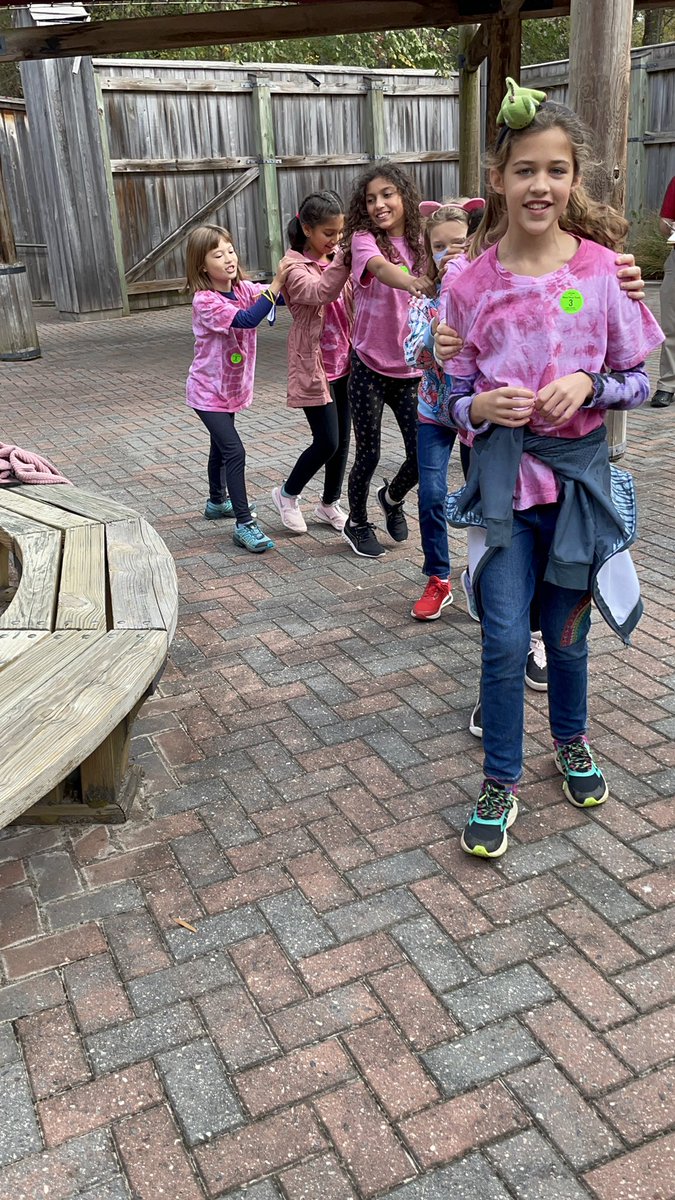 Great day exploring VA history in yehakans, on the Susan Constant, and in the Jamestown fort with a glimpse into the American revolution <a href="/HuntersWoodsES/">Hunters Woods ES</a> <a href="/FCPSRegion1/">FCPS Region 1</a> #IndigenousPeoplesMonth #VAHistory #ExperienceHistory #EmojiNation #4thgraderocks