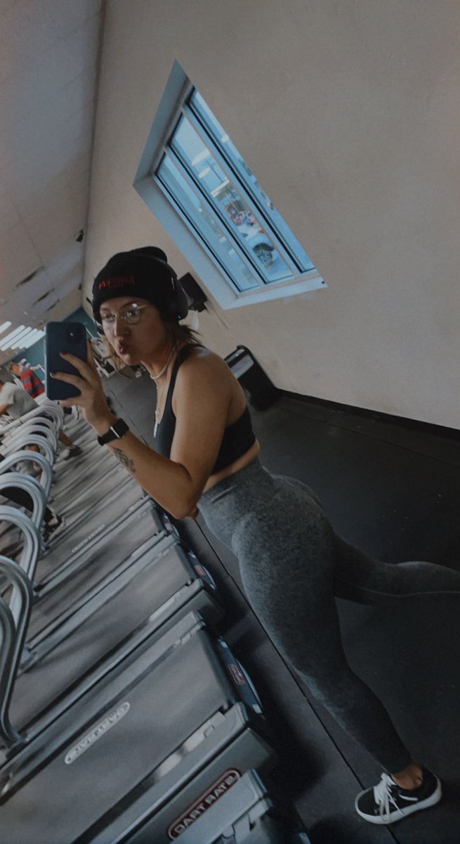 The glutes are finally to show up 🫣