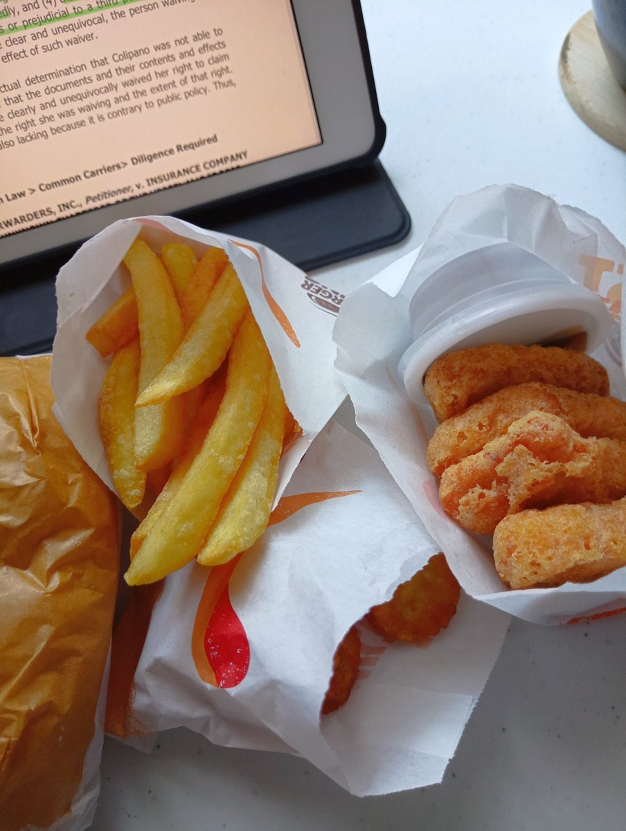 halflawst's tweet photo. Alam ko super late na ako sa nuggets party. 🤣 Happy aral mga sibs.
Sana maitawid natin ulit ang exam bukas.
#GetThatBAR2022
#NugGetsThatBar https://t.co/IsGaW9TpjX