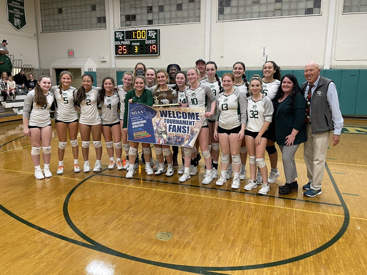 PgouldMiaa's tweet photo. Congratulations Dennis-Yarmouth girls volleyball, 3-0 win over Medfield, and a trip into the State Semis! Also congrats to Grace Presswood for her 1000th kill!!
@MIAA033 @dyadvantage https://t.co/GXKi3hO1la