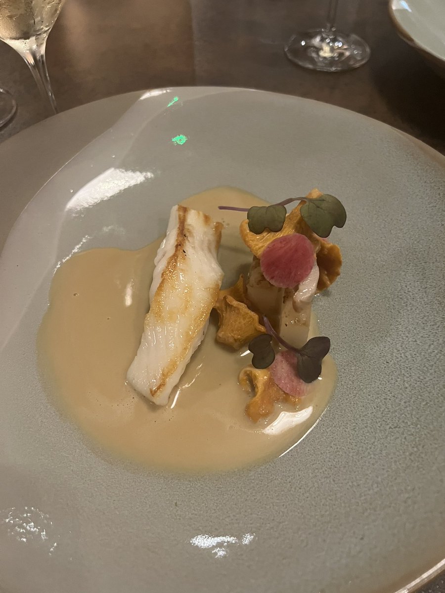 LewWindram's tweet photo. @Hulstone big thanks again Simon! Amazing as always…so good being back at the elephant 🤝 https://t.co/ATHx8a6otW