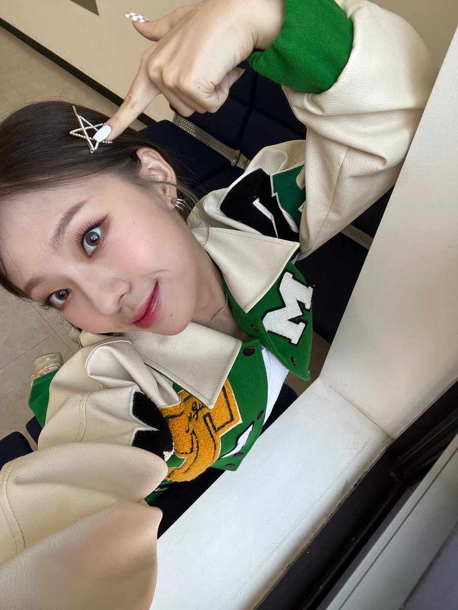 윌링 많이 기다렸죠!?🥺💝
드뎌 오늘 만나는 날이에여ㅠㅠ!!
이따가 춥지않게 따뜻하게 하구 와용💖

#ICHILLIN #아이칠린 #CHAERIN #채린