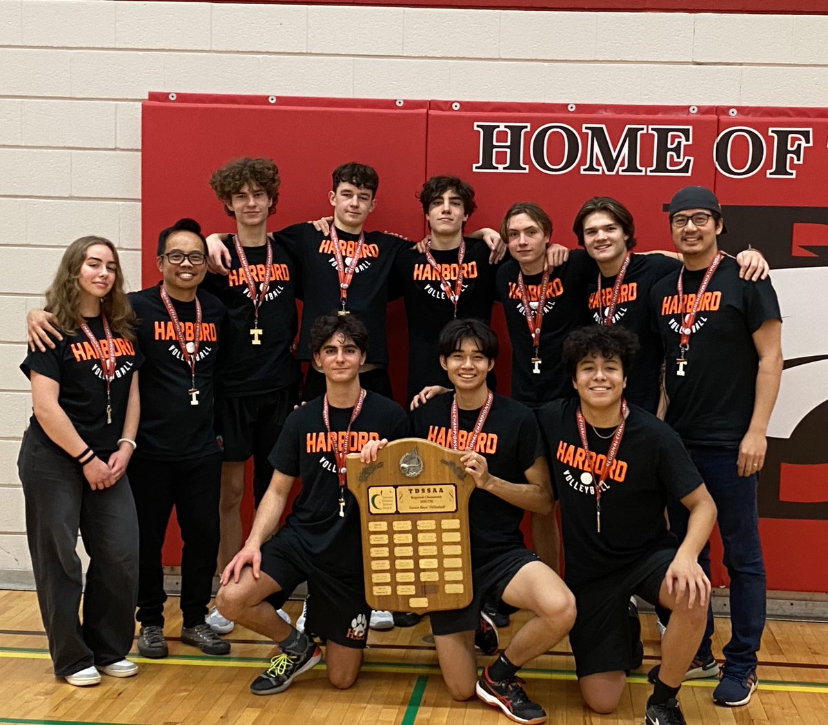 Congrats to our Sr Boys Volleyball team on winning the South Region Tier 1 Championship! Back2Back! They won a hard-fought 5 set semifinals match vs RIverdale yesterday and beat Monarch Park today in the Finals. Our boys are off to the City Semis on Tuesday vs Woburn. Good luck!