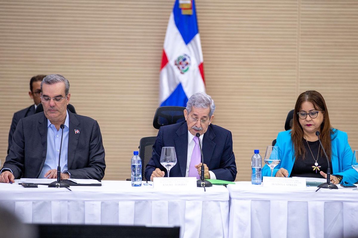 CES_RepDom's tweet photo. Consejo Económico y Social presenta resultados del Diálogo por las Reformas. https://t.co/t8rRwKNByx