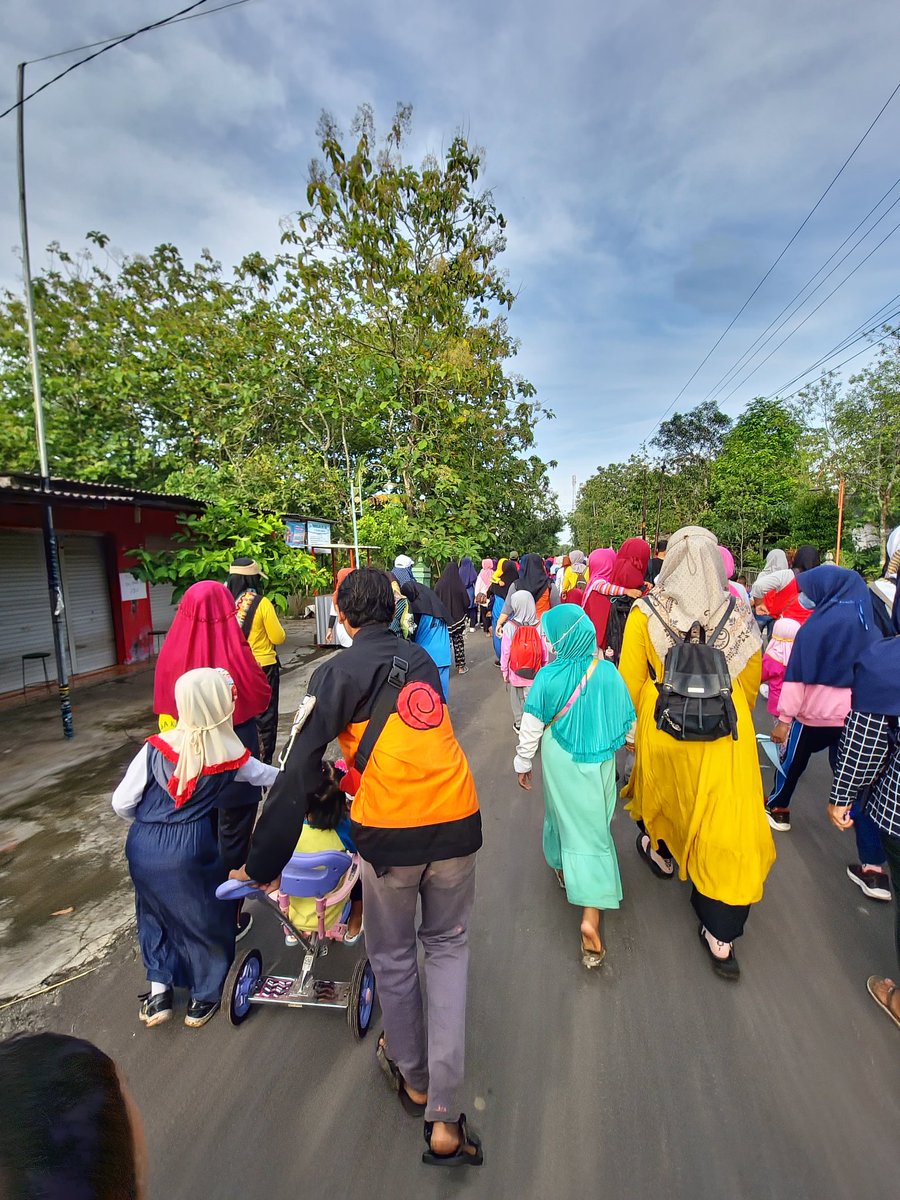 jauhari's tweet photo. Jalan Sรฉhat dalam rangka semarak @Muktamar48 @muhammadiyah @PCMPonjong bersama #NARUTO dengan Ratusan Door Prize ๐ #Berkemajuan #SangSurya #Muktamar48 https://t.co/bNcuMaINrV