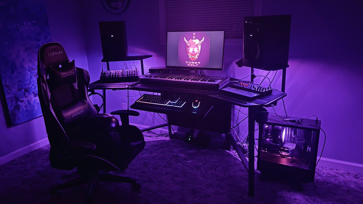 CyberselfMusic's tweet photo. I’ve never had a dedicated studio room before. 💜 https://t.co/VSxhCZ3JZ7