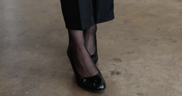 Meggiicosplay's tweet photo. I'm crying... why do my feet have major dick veins in heels 😭 https://t.co/ufPUh4jkFW