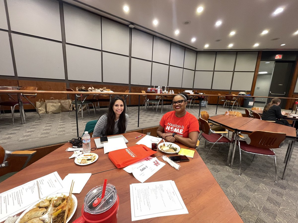 SPopulations's tweet photo. @SPopulations @UHCOE @uhcoedean https://t.co/O04eZIfwx7