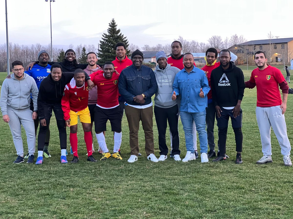 LamineGuirassy's tweet photo. Après le match de Gala à notre honneur. Rendez-vous samedi à la fac pour le panel. @LtGov_NB @abelmaxwell @ourymajor @Guirassy_19 @Damaropremier5 https://t.co/j1t35qiPIA