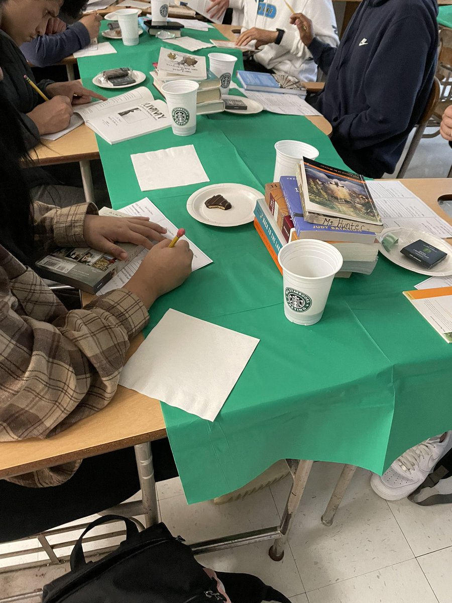 Lauren Hunter tweet media