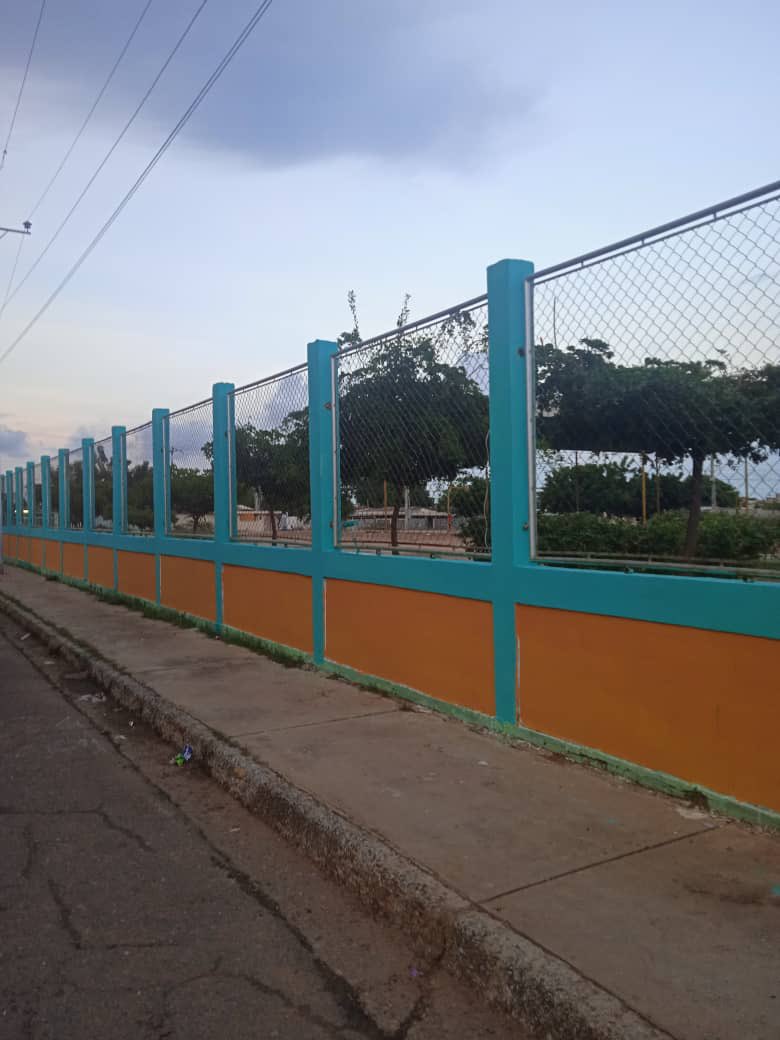 fedezulia_'s tweet photo. Gracias al Presidente @NicolasMaduro por la entrega de la UEN Dr. José Manuel Siso Martinez. Zulia. La escuela No. 100 totalmente rehabilitada en el estado.   @_LaAvanzadora @gladysbarretom @ContactoFede @zonaeduzulia https://t.co/eRgu7lbaj8