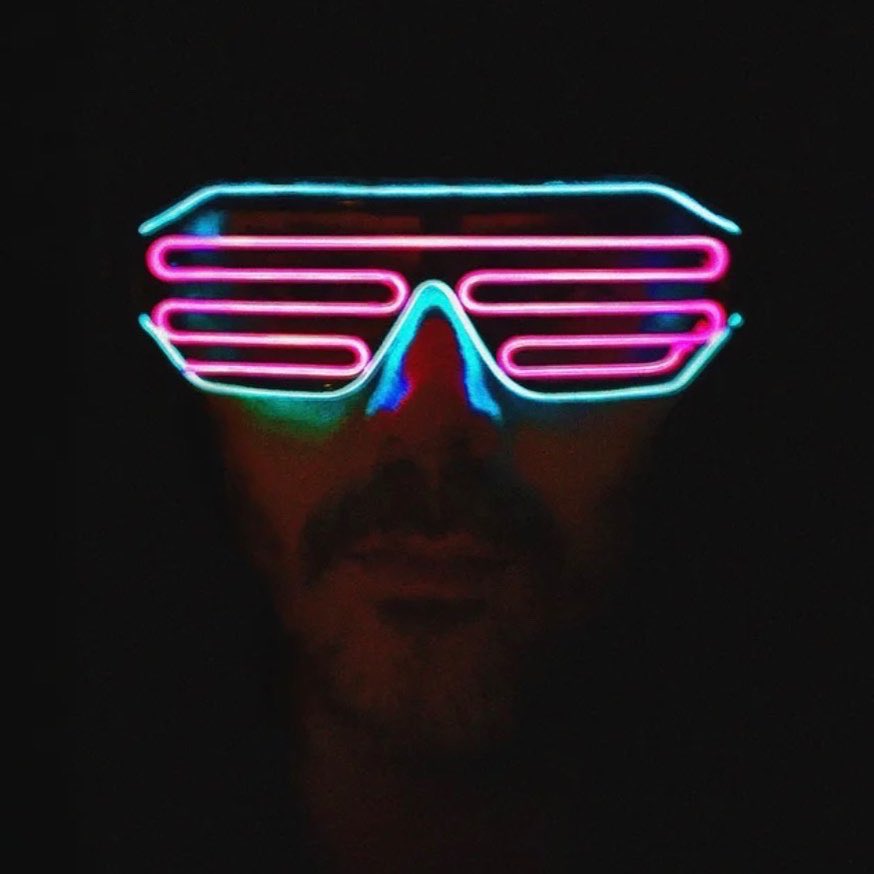 AMOBmusic's tweet image. 𝗡𝗲𝘄 𝗠𝘂𝘀𝗶𝗰 𝗙𝗿𝗶𝗱𝗮𝘆 🎶
"𝙉𝙚𝙤𝙣 𝙇𝙤𝙫𝙚𝙧𝙨" @carybrothers @runewestberg 
"𝙋𝙧𝙞𝙯𝙚 𝙁𝙞𝙜𝙝𝙩𝙚𝙧" @VezzaMusic 
"𝙎𝙖𝙫𝙚 𝙈𝙚" @reedwaddle 
"𝙇𝙪𝙘𝙠𝙮 𝙊𝙣𝙚𝙨" @Jilliansteeles

#nmf #tgif #newmusicreleases #popmusic #poprock #rockmusic #countrymusic #countrypop