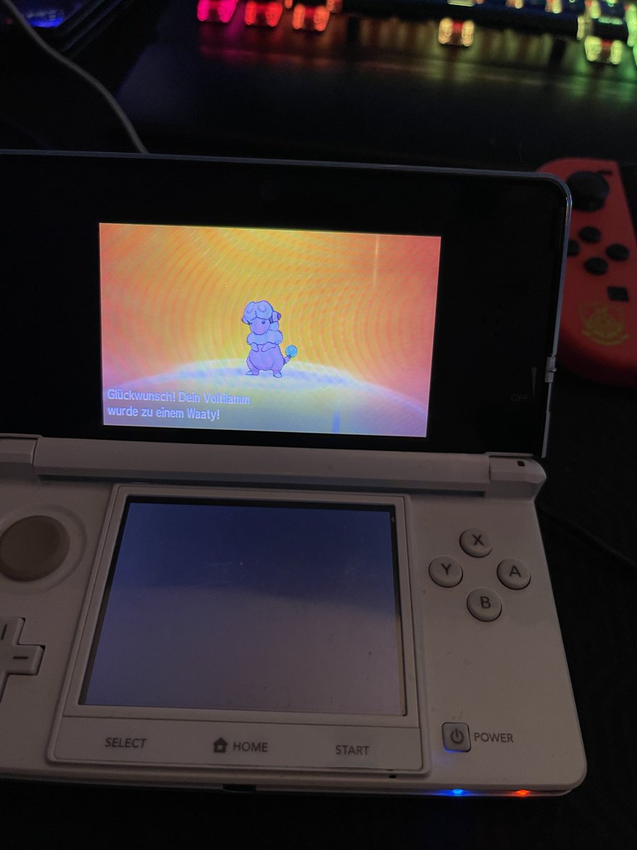 Monosurround89's tweet photo. Shiny Voltilamm nr 2 für Shiny Waaty nach 694 SOS calls in US https://t.co/aWJB1fvFu2