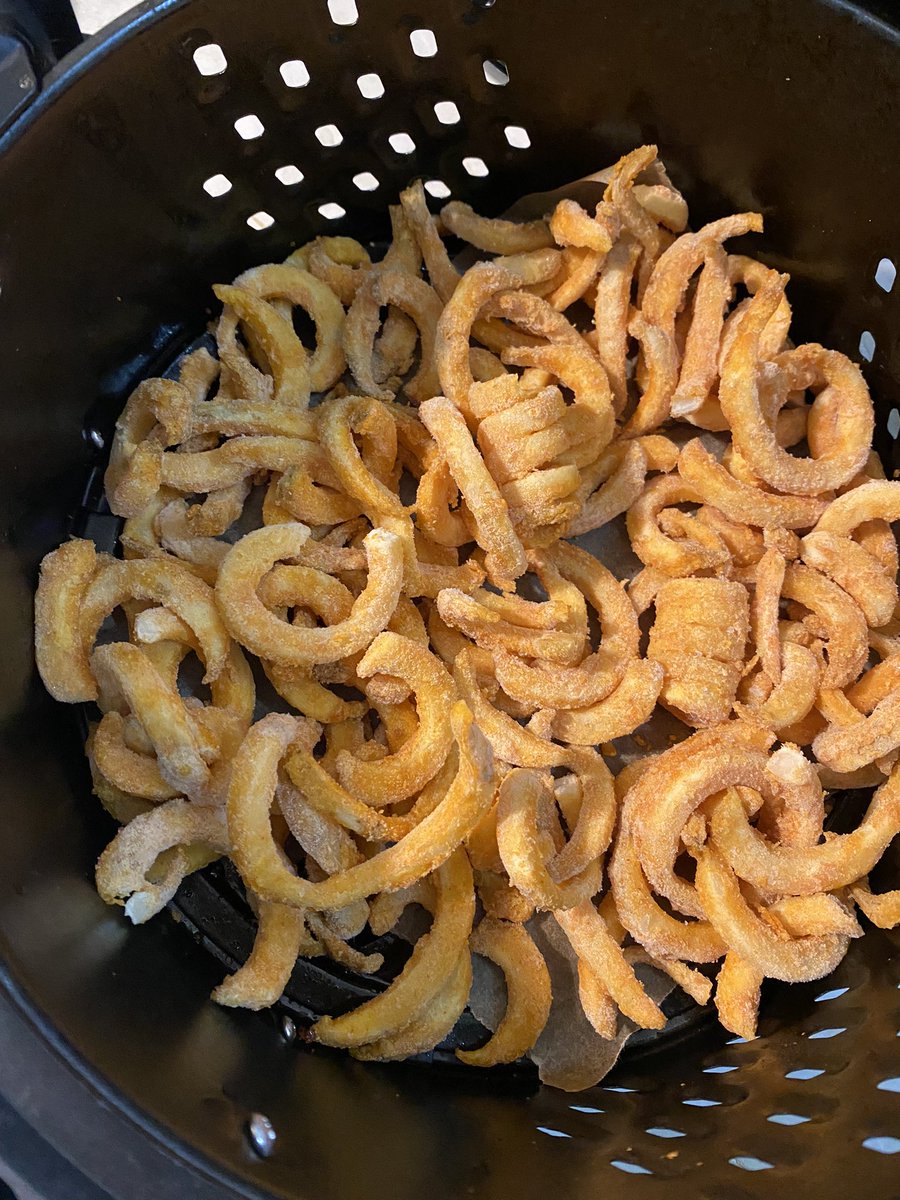 Yo <a href="/Arbys/">Arby's</a> wtf. This half a bag &amp; only 2 curly fries. Y’all got some splaining to do