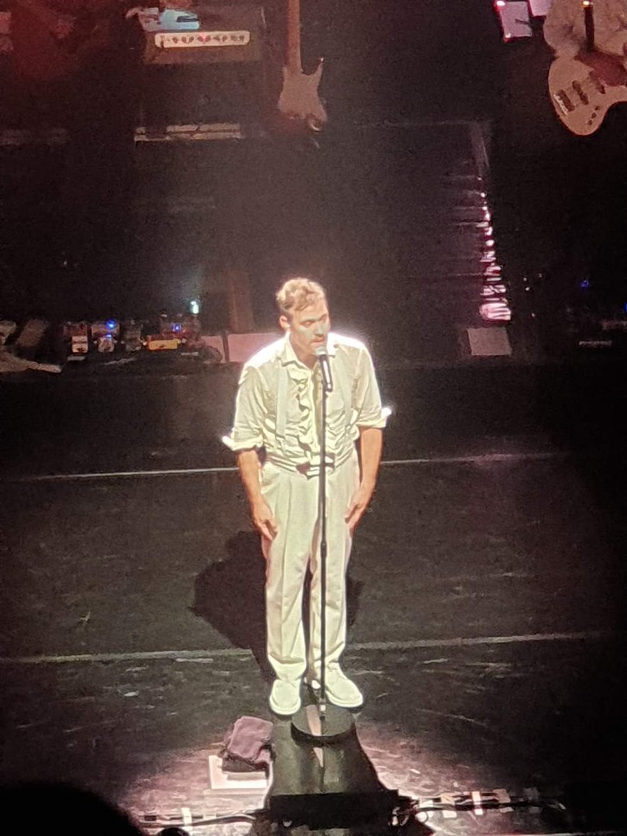 reelofthe51st's tweet photo. Twenty years ago I was on the winning side of a popular vote (for once! 😉) and tonight I went on a date with myself @LondonPalladium to see the lovely, funny, talented @willyoung for the zillionth time and he did NOT disappoint! Wanted more!! #WillYoung #PopIdol #NotMediocre 🎤 https://t.co/lOS3RbSxoM