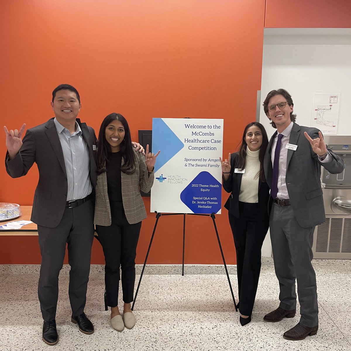 I’m proud to have placed first in the 2022 McCombs Healthcare Case Competition! Huge congrats to my team members @niruancha, Shreya Ahuja and David (Wenqiao) Wang. Kudos to all teams involved! Thank you to @UTexasMcCombs and @Amgen for hosting! @DellMedSchool