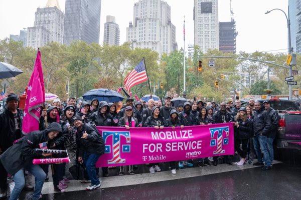 Big thanks to the @TMobile Veterans and Allies Network for showing up and showing out at the annual Veterans Day parade in New York City! 🇺🇸