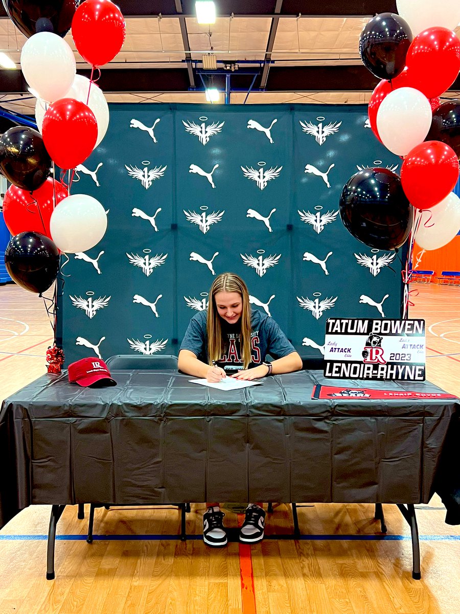 1of1PrepWBB's tweet photo. Officially Official✍🏽
@1of1PrepWBB 

Congratulations to Tatum Bowen &amp; Sydney Gueterman on the #NLISigning to @LRUWBB and @catawba_wbb respectively⚪️🔴

#NotFromHere https://t.co/ZwLvdqBJTQ