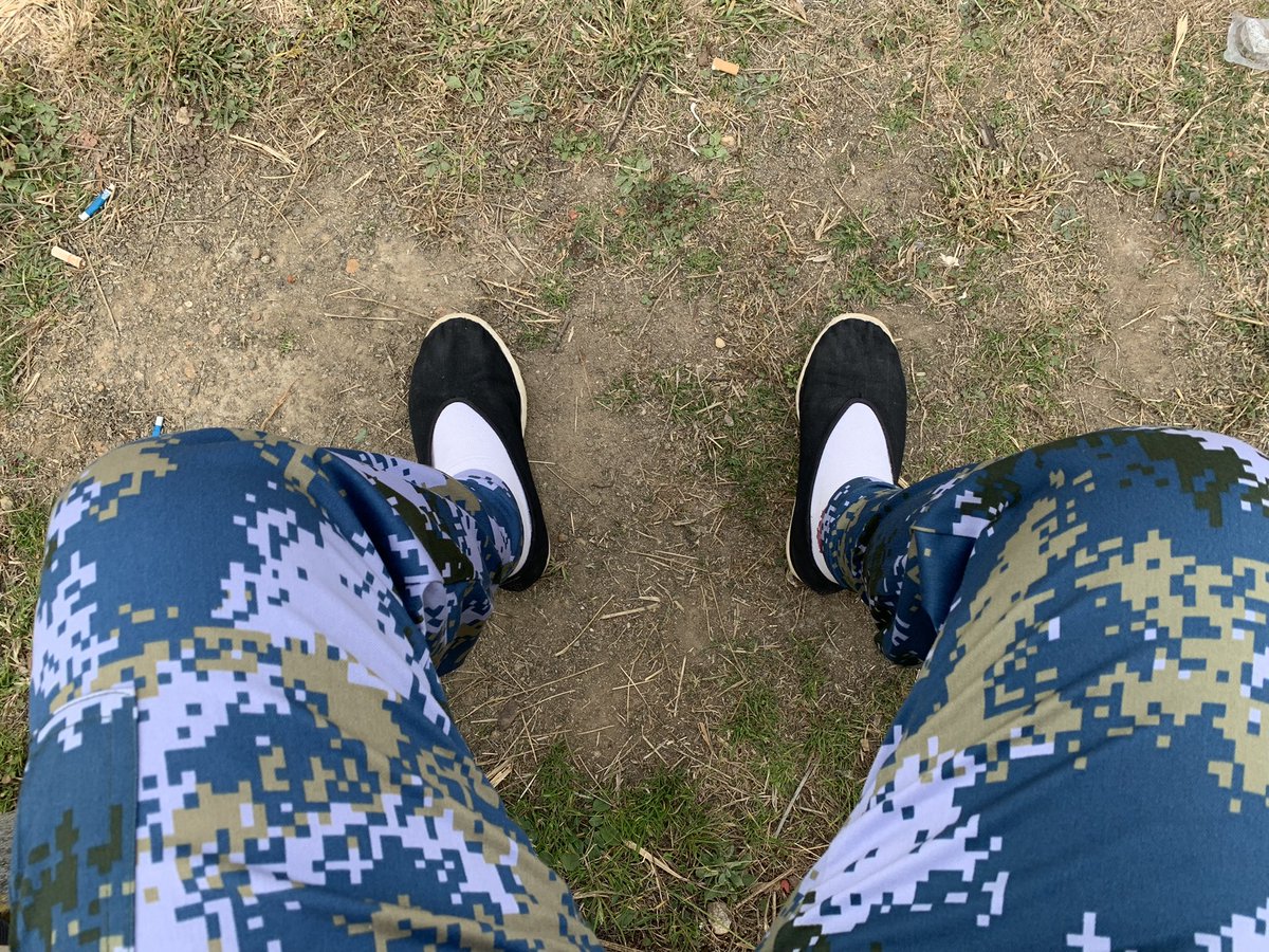 圆口丝袜 tweet media