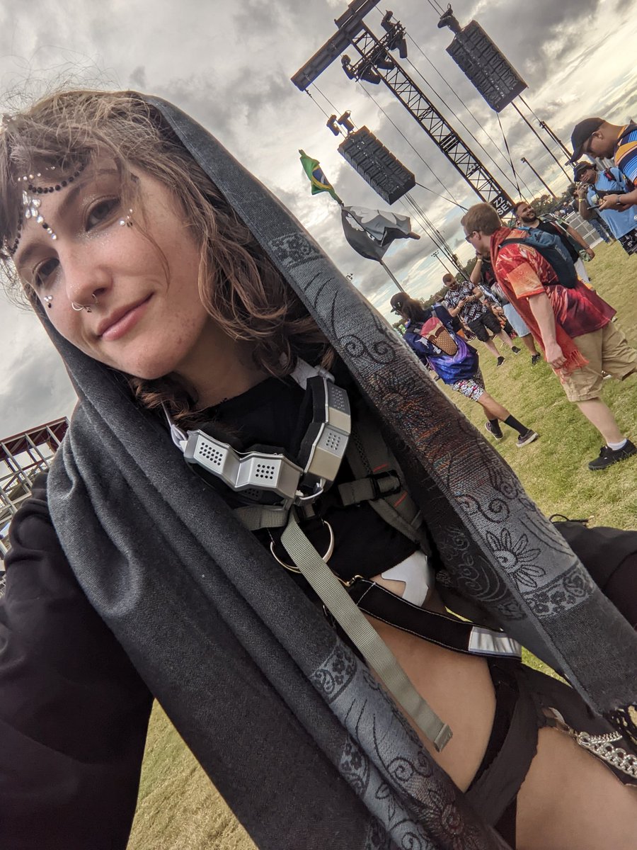 ctrlaltemily's tweet photo. did anyone happen to see this pashmina on the ground in circuit grounds??

I would have dropped it at the end of Dimension and into Sully or BTSM. 
Please if you have it, I would love it back, it's got a lot of meaning 🥺 

#edc #EDCOrlando #edco #ElectricDaisyCarnival https://t.co/NZovfIj43t