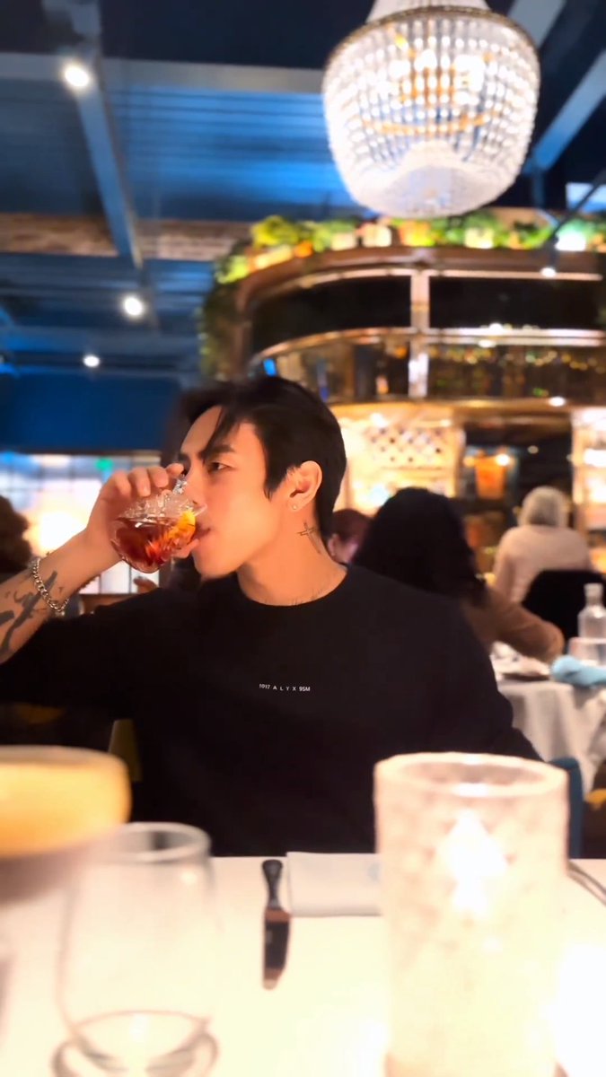 dprtianpics's tweet photo. date night with this goof https://t.co/P7Or1RCx9g