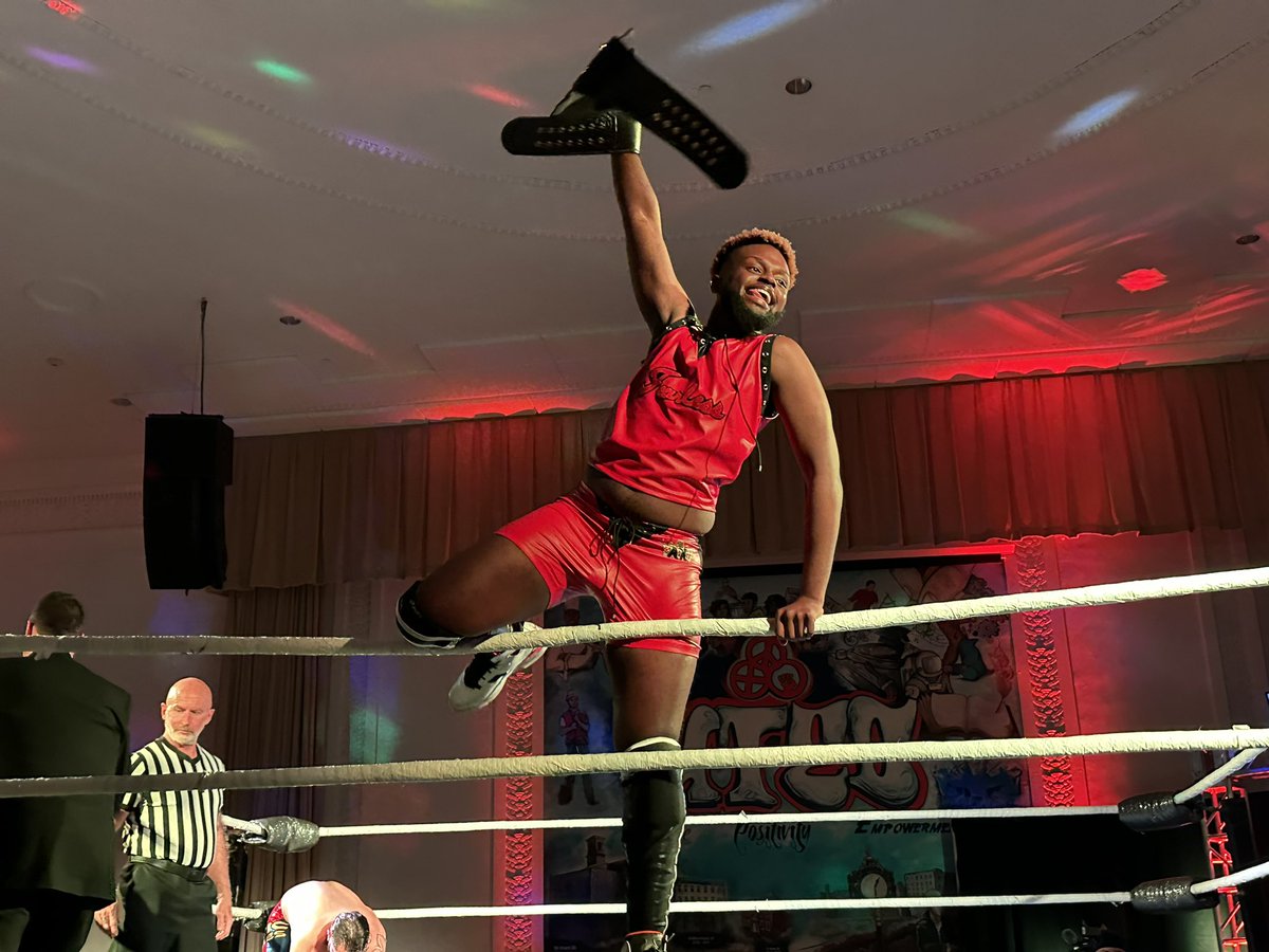 ohhjonmidnight's tweet photo. Some shots from @ChaoticWrestlin tonight! #ChaoticWrestling #supportlocalwrestling #ArmaniKayos #CoachWebb #EricJames https://t.co/kEEzz6Hgq1