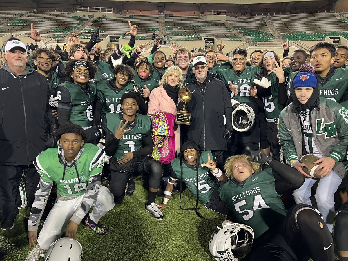 LakeWorthISD's tweet photo. What. A. Kick! For the win! Lake Worth wins over Alvarado, 23-20! 2022 Bi-District Champions! #GoBullfrogs #WorthIt @LWFrogFootball https://t.co/olY7rUkmpK