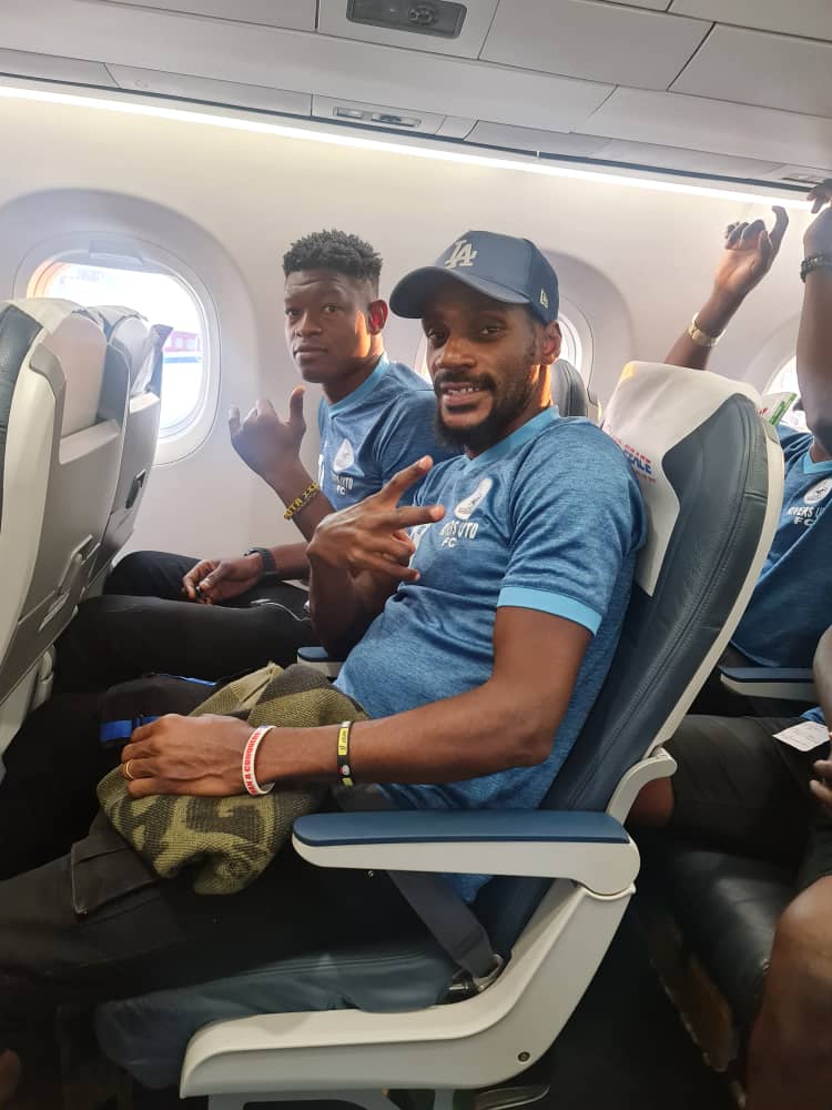 RiversUnitedFC's tweet photo. On board ✈️

Peeeeeeeace 🏳️

Thank you Abuja 🇳🇬 https://t.co/j7TxSie2yC