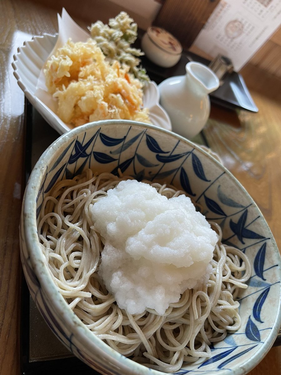 44RiderJ's tweet photo. ランチです😋
どうだんの里
冷たいおそば
小えびかき揚げ
おろしそば
ごちそうさまでした。👍
#どうだんの里 #冷たい
#小海老 #こえび #おろし
#おろしそば #天ぷら
#かき揚げ #かきあげ
#そば #蕎麦 #soba
#麺  #noodles
#ランチ #lunch #ごはん https://t.co/lxpGKPDHQ2