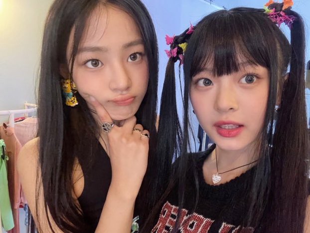 mydearjeanies's tweet photo. and you would never guess this is newji’s unnie line https://t.co/WyDniSc0VO