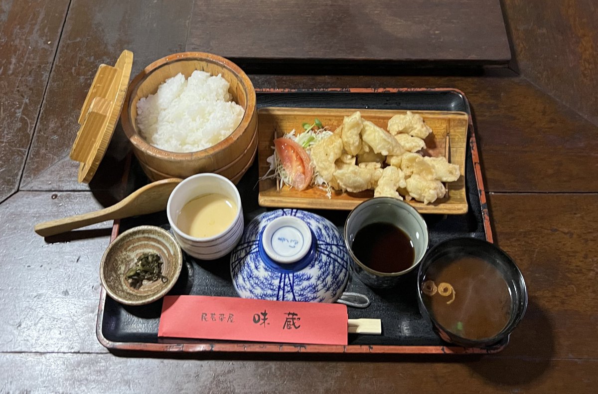 Ihsustae01925's tweet photo. コスパ最高❗️
#とり天
#郷土料理
#大分名物
#大分グルメ
#おかわり自由
#民芸茶屋味蔵
#toriten https://t.co/ojun3faI1s