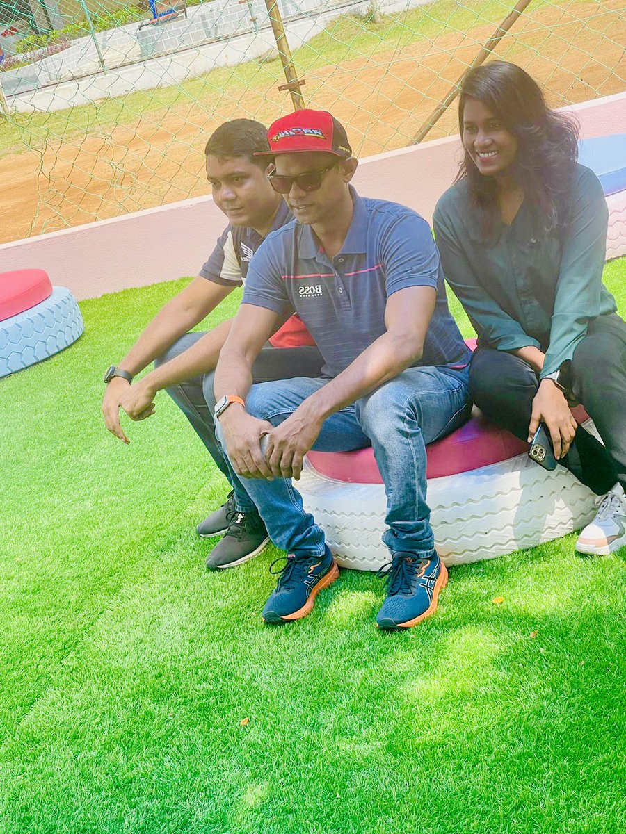 nive_jessie's tweet photo. KV Riders Club - Friction’22 ♥️ Happy to share my stage along with Two motorsport Legends in India♥️💯 Proud moment 🙏 @rajinikrishnan @69Sarath @KVCET_ https://t.co/mVGg5ywa6C
