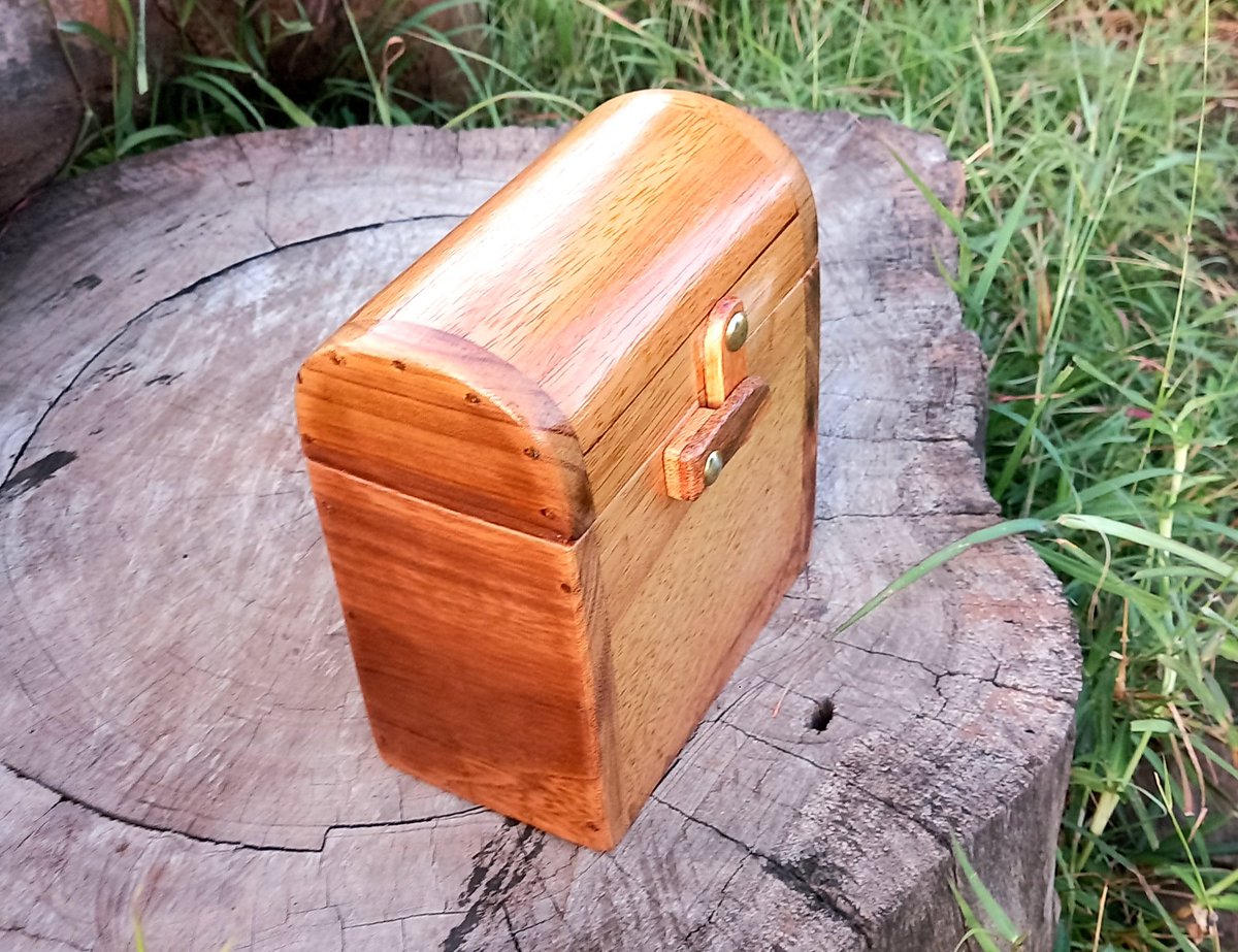 ManFotey's tweet photo. Jewelry box by @fotey_handicrafts https://t.co/NAhrn3XN9N