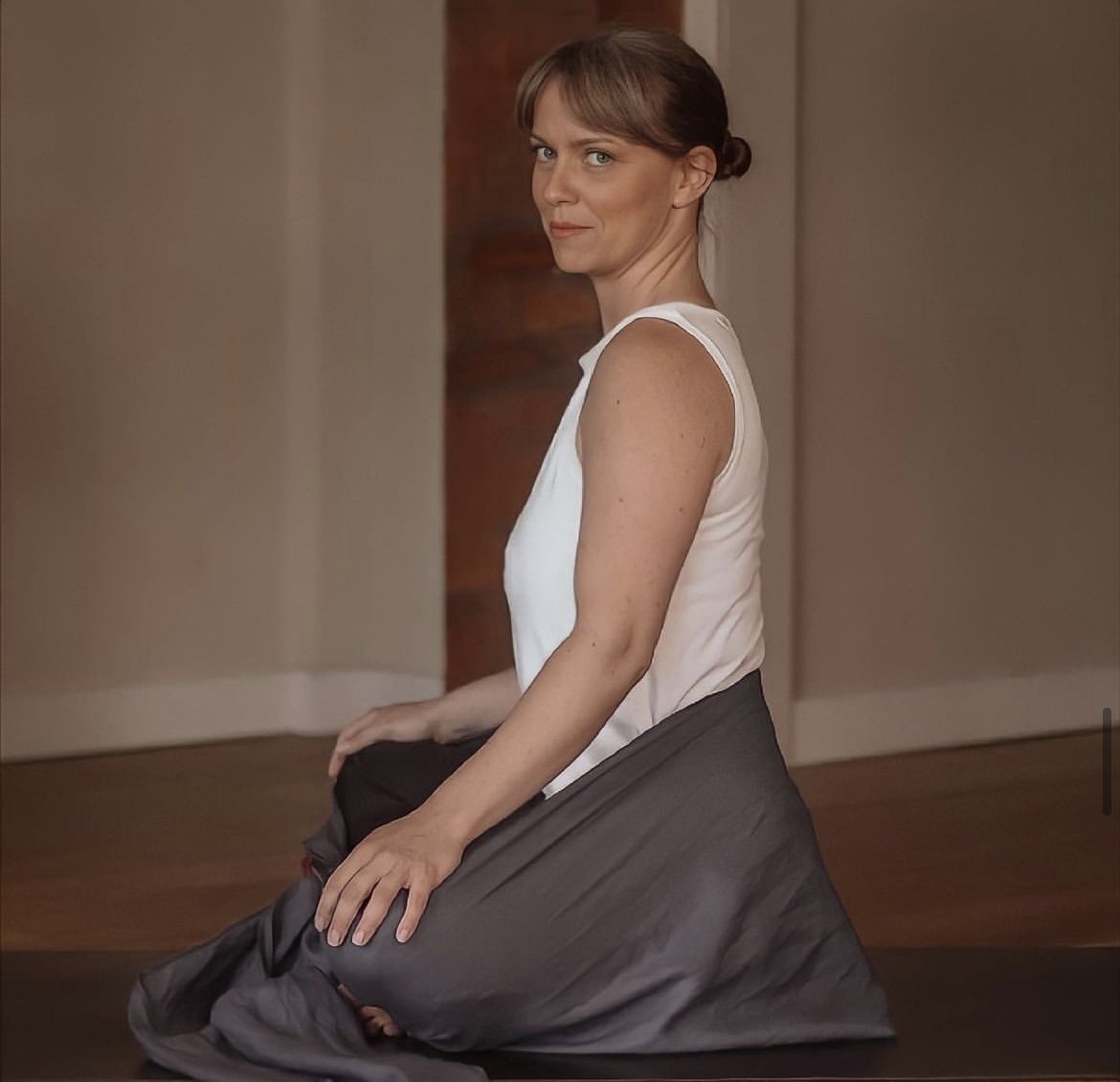 earth_to_ethers's tweet image. What inspired the The Lotus Wrap?

Sitting in a 10 day Vipassana meditation retreat, Kara took the piece of cloth wrapped around her cushion &amp;amp; tied it snugly around her back &amp;amp; knees. The physical pain she was experiencing was instantly relieved &amp;amp; she felt comfortable &amp;amp; supported