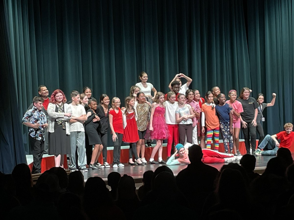 High school musical was AMAZING! Too fun watching my kiddos tonight. And yes, I still remember every word 😂 <a href="/HaskettJH/">Haskett Junior High</a>